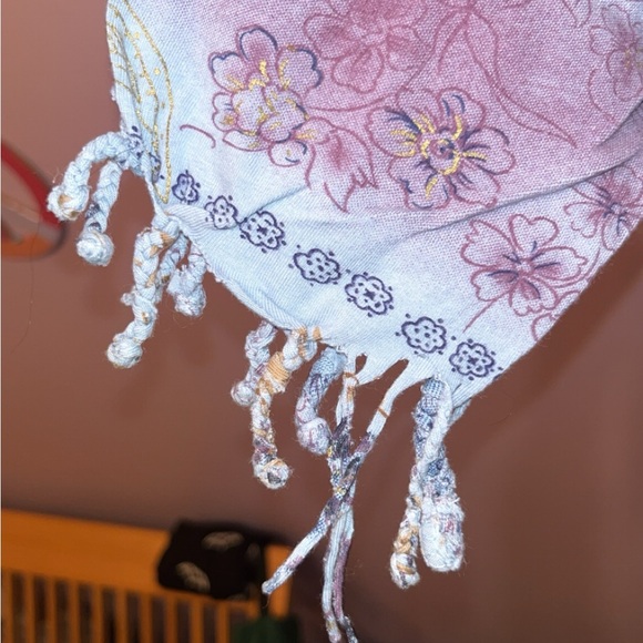 Unique shirt!! - Picture 2 of 3